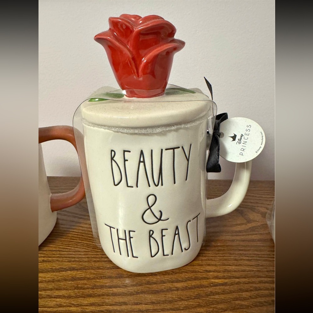 Disney Princess Beauty & The Beast Mug with Rose Lid - Picture 1 of 2